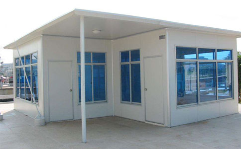 <a href='http://www.whbhcg.cn/' target='_blank'><u>夹芯板</u></a>可以用来搭建移动板房